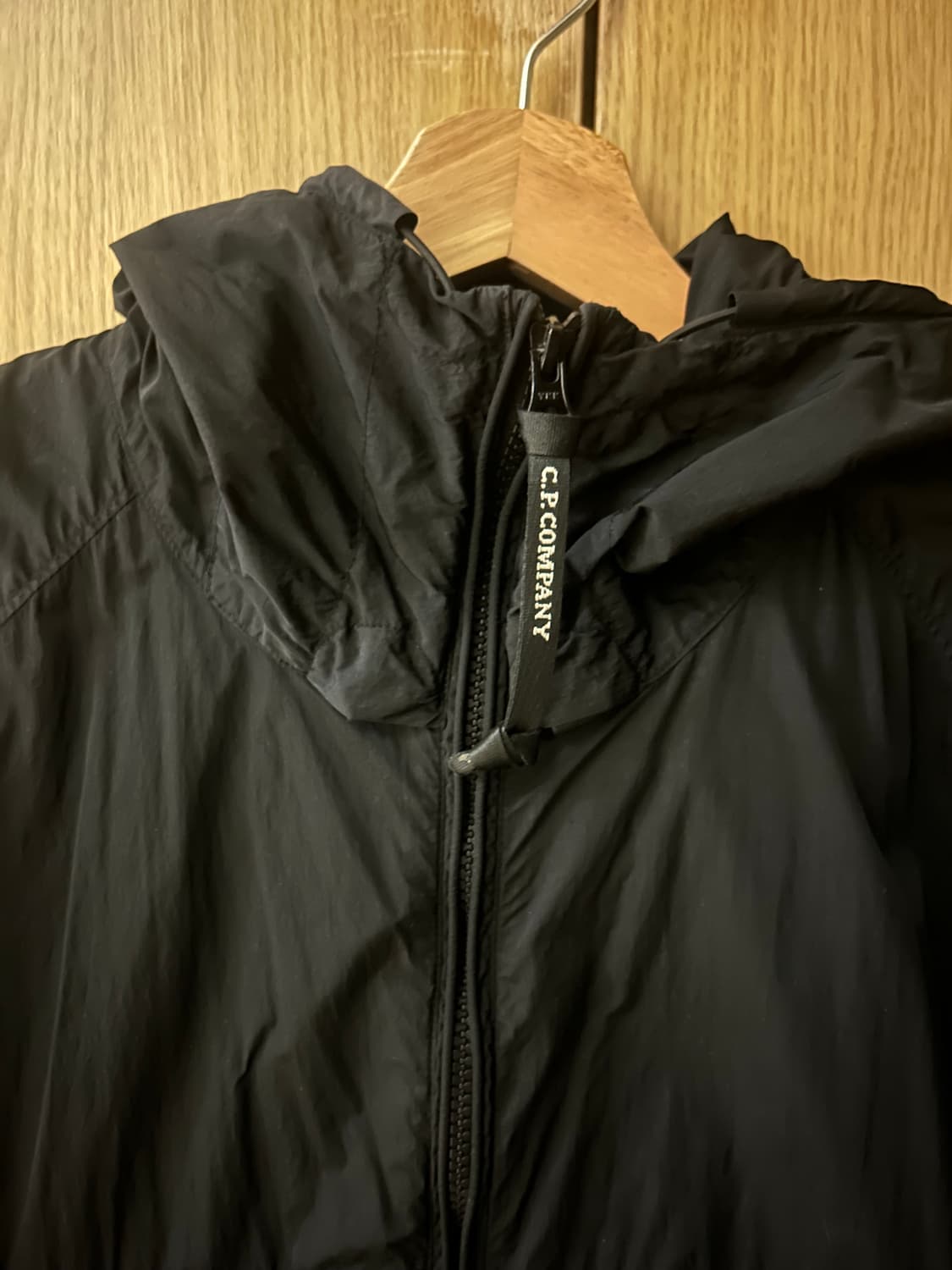 C.P. Company 씨피컴퍼니 렌즈 와펜 후드 자켓 상품이미지2