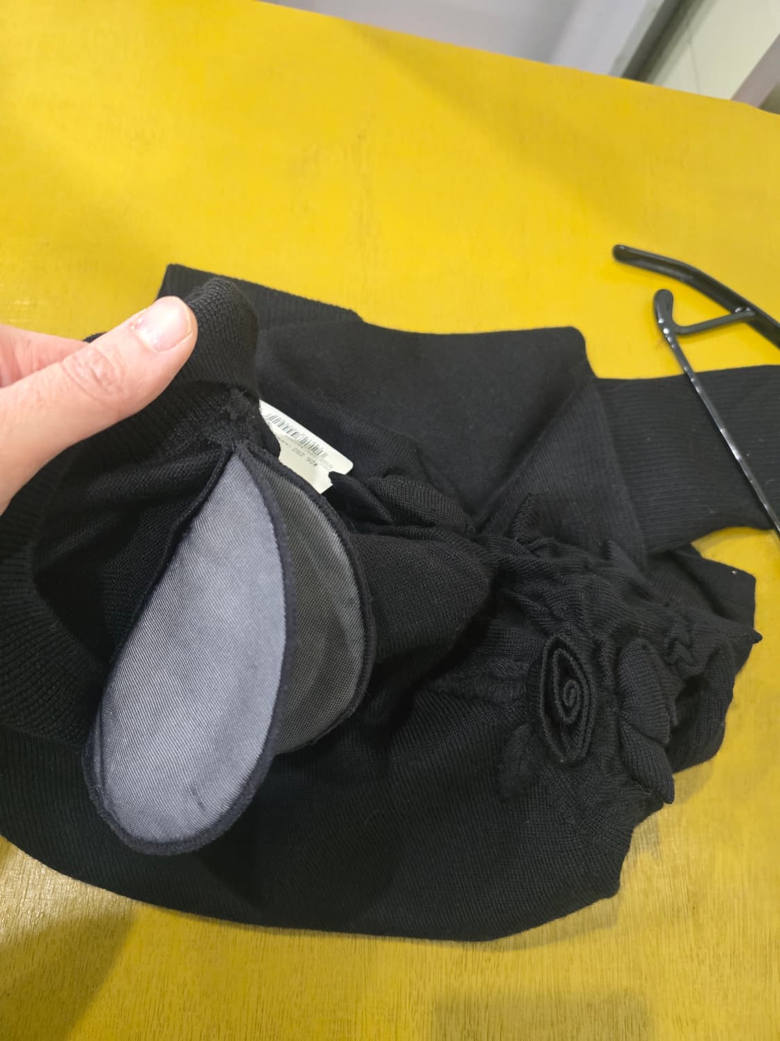 일본 빈티지 울 100% 블랙 플라워 장식 니트 상품이미지8