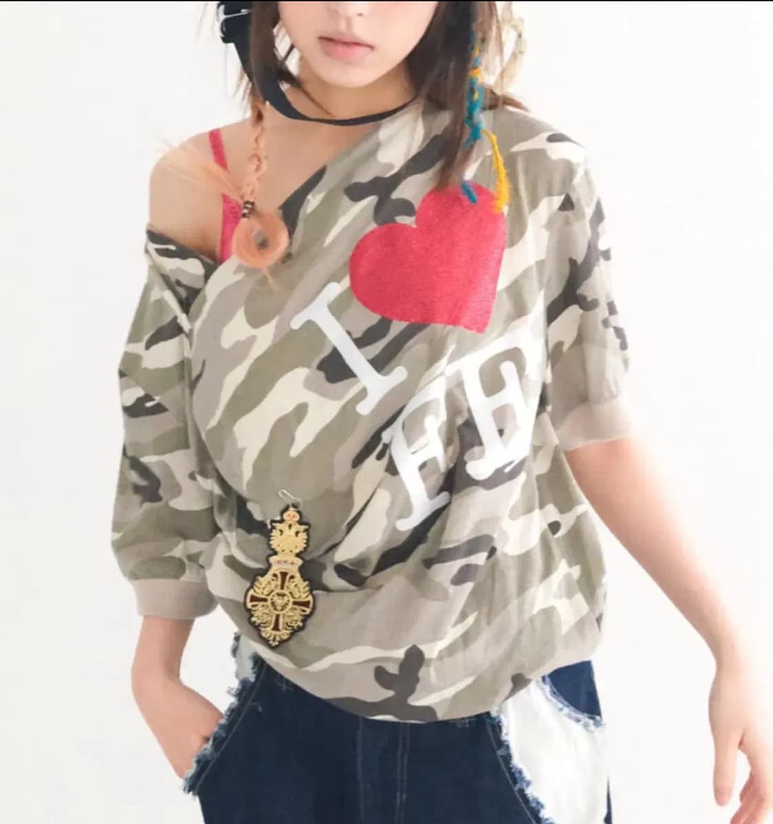 샵페어리 카모 오프숄더 티셔츠 상품이미지1