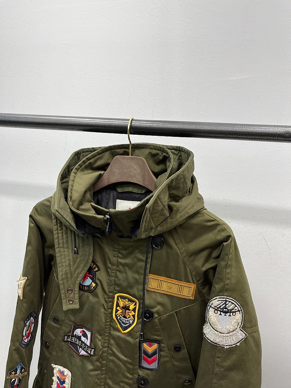 여) 페트레이 마커패치 다운파카  상품이미지3