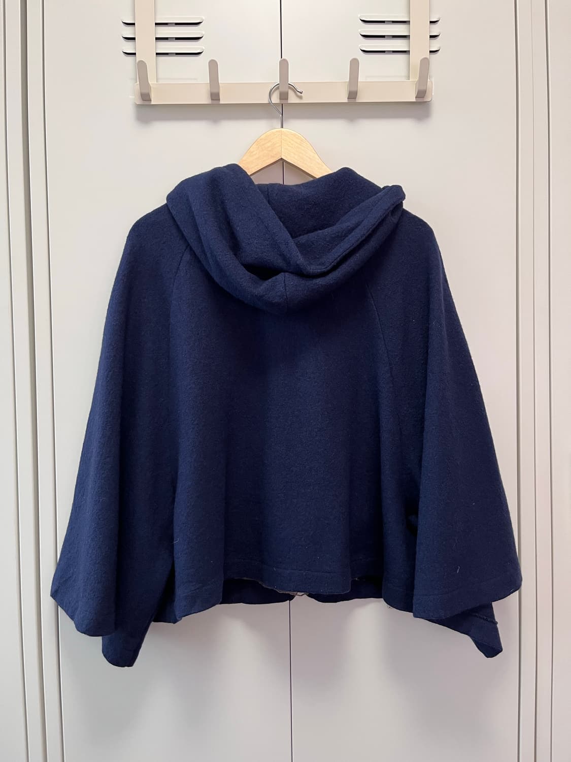 아놀드파마 울 단추 후드 케이프 코트 상품이미지8