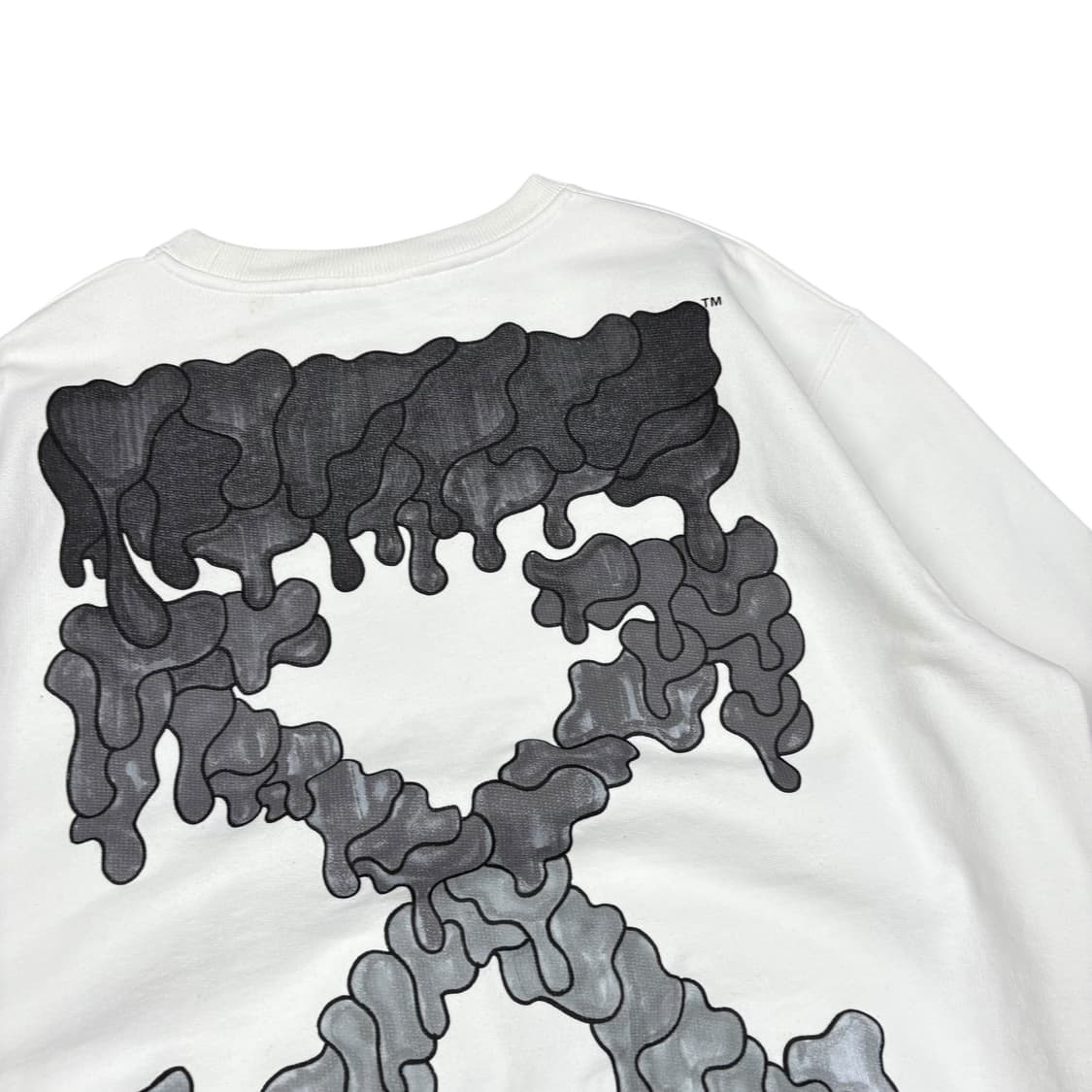 오프화이트 화이트컬러 마커 슬림 애로우 맨투맨 상품이미지2