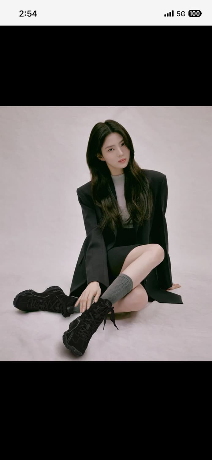 (230) 휠라 에샤페 한소희 콜라보 미드 프리미엄 상품이미지1