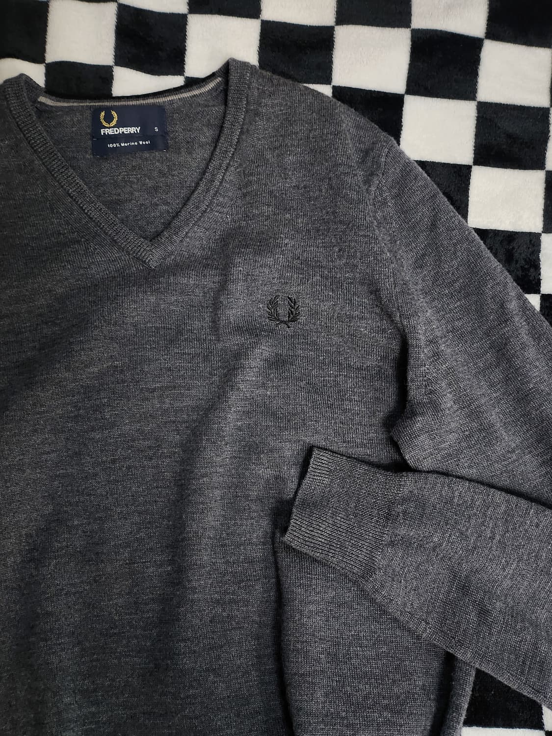 프레드페리 브이넥 니트 상품이미지1