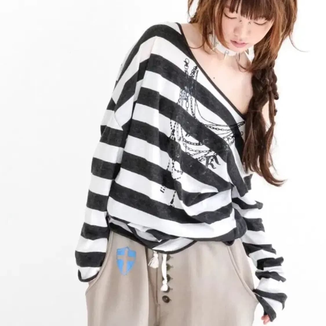 { 샵페어리 } Totem chain graphic T-shirt 상품이미지1