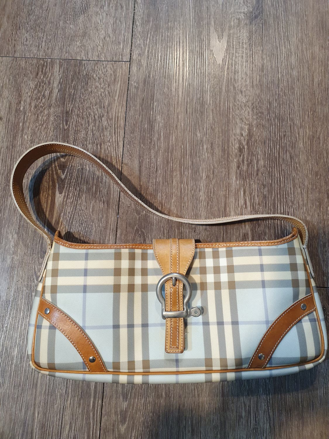 버버리체크숄더백 상품이미지1