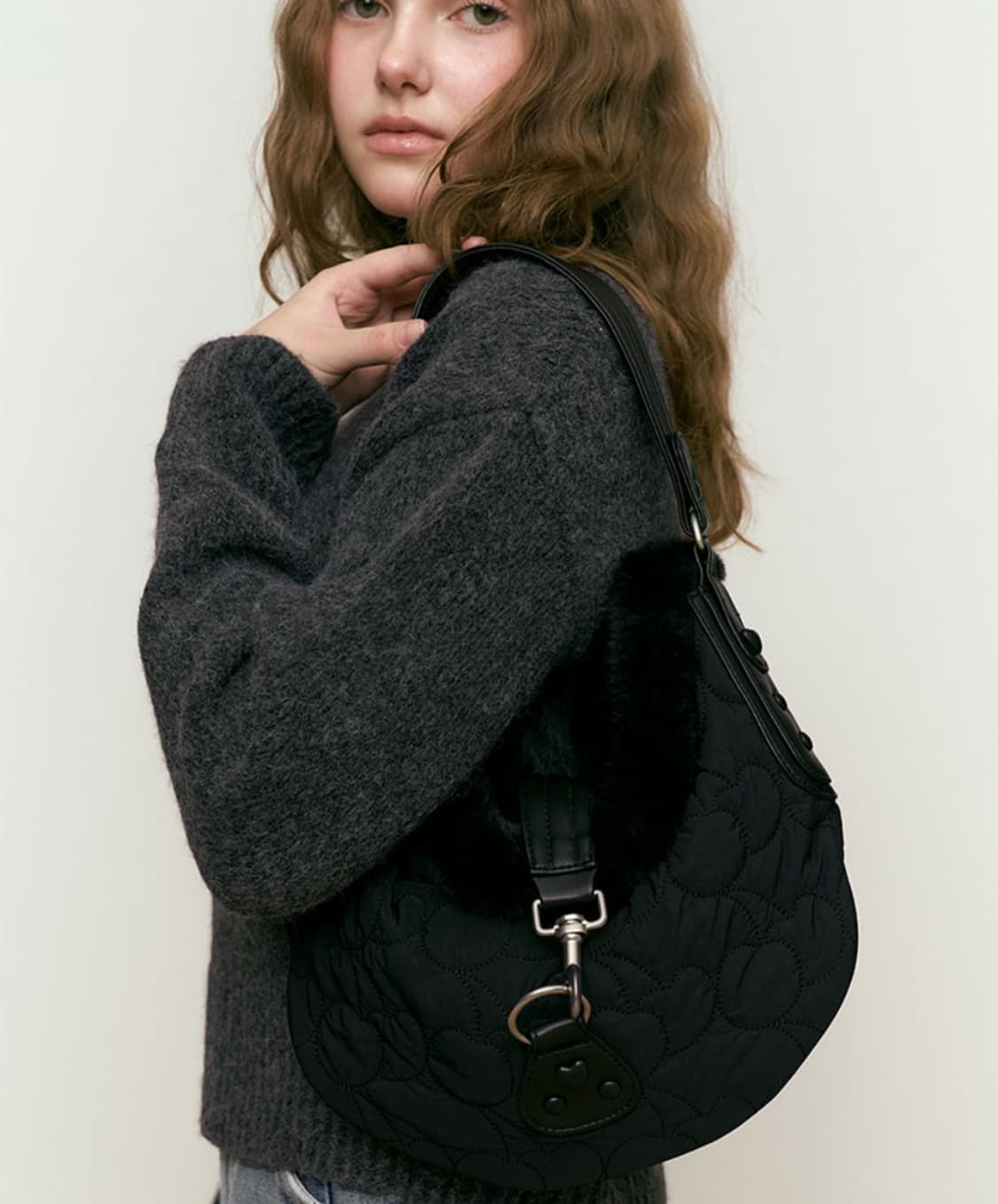 키르시 체리 퀼팅 퍼 핸드백 새제품 상품이미지1