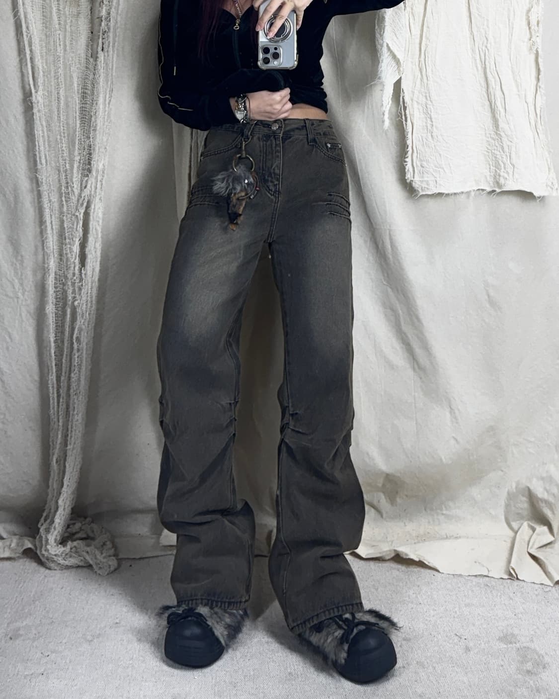 셔링 디테일 흑청데님팬츠 상품이미지1