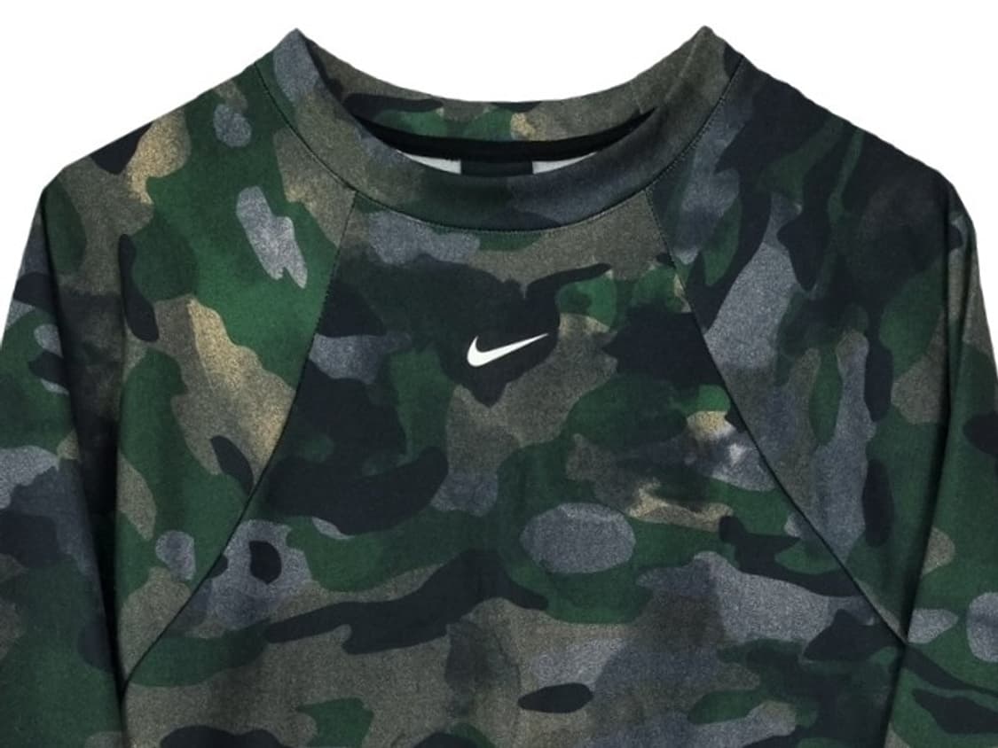 [나이키] 스우시 프린팅 카모 패턴 크롭 맨투맨 M19405 상품이미지4