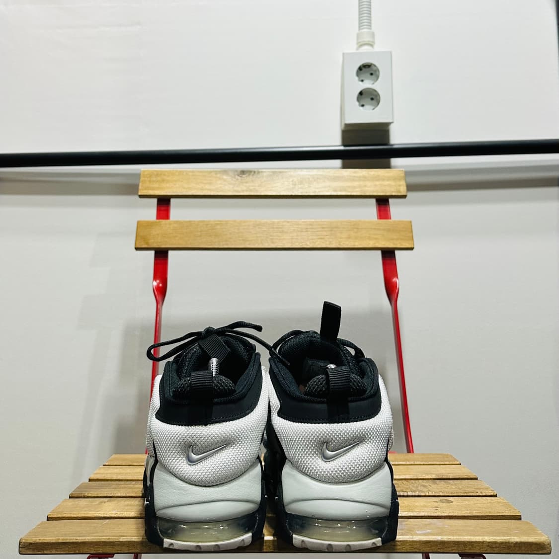 260) 나이키 운동화 남성 에어 모어 업템포 로우 블랙 메탈릭 실버 상품이미지4