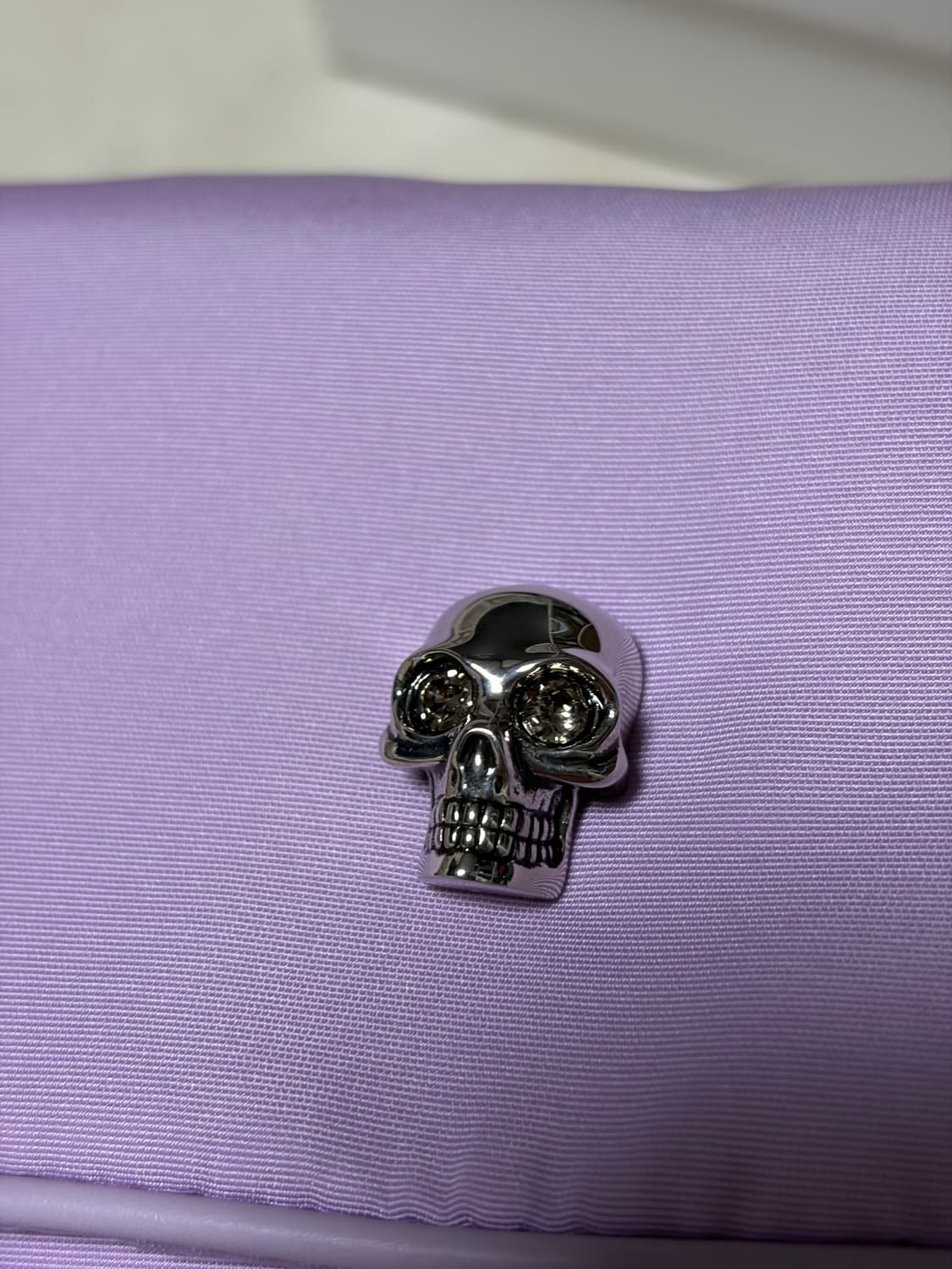 [새상품]알렉산더맥퀸 미니 스컬 크로스백 라일락 상품이미지2