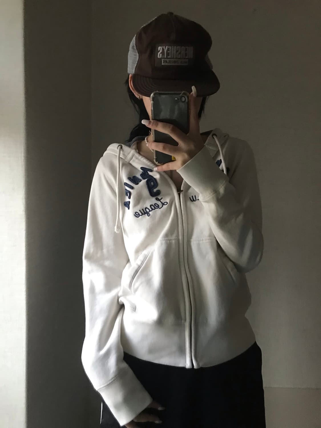 후아유 화이트 후드집업 상품이미지5