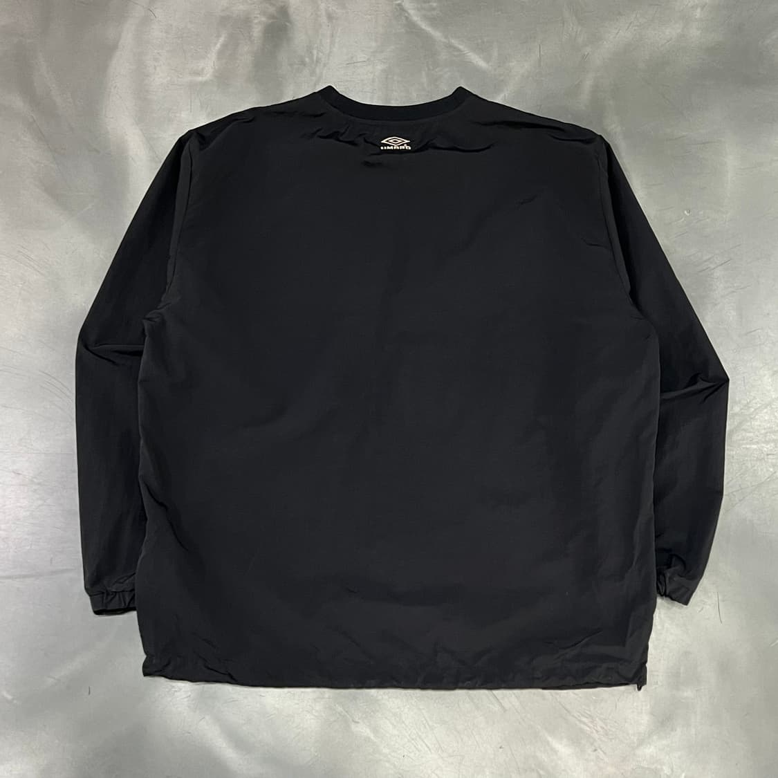  엄브로 자수 풀오버 웜업 y15850 상품이미지2