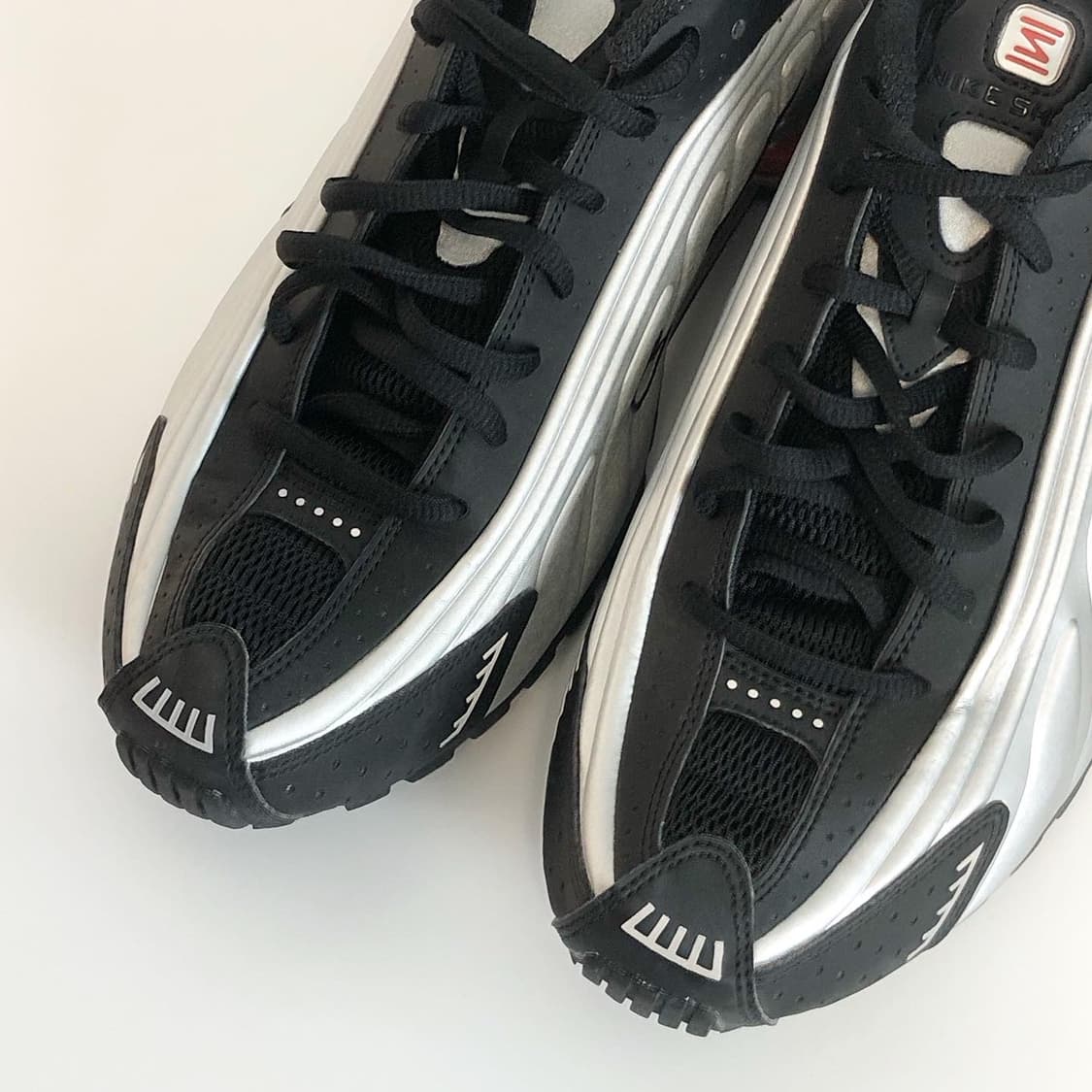 나이키 샥스 R4 블랙 메탈릭 실버 285 상품이미지6