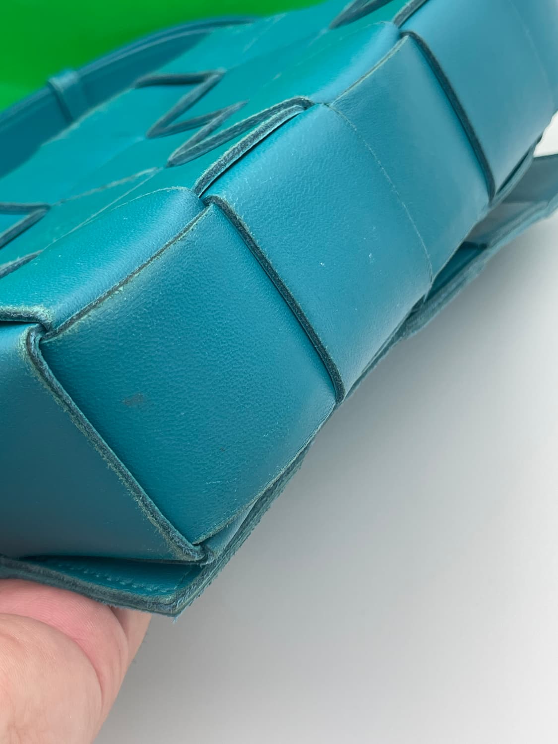 [ 정품 ] 보테가베네타 램스킨 카세트백 크로스백 블루그린 상품이미지9