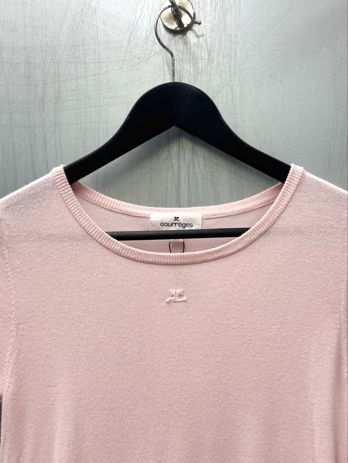 Courreges 꾸레쥬 연핑크색상 AC 로고 반팔 니트 티셔츠 상품이미지2