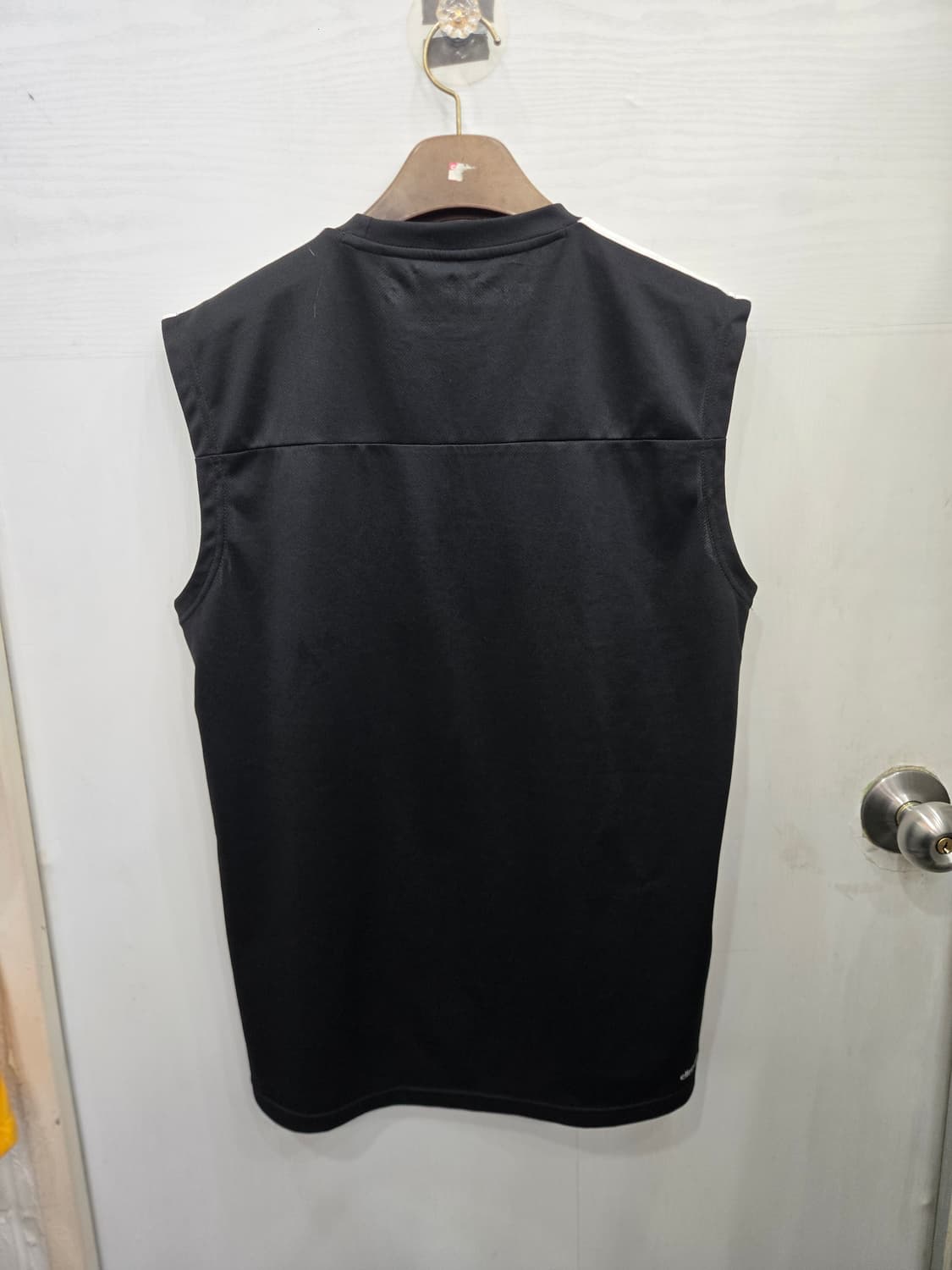105,XL )) adidas 아디다스 민소매 나시티셔츠! 깔끔한 디자인 상품이미지3
