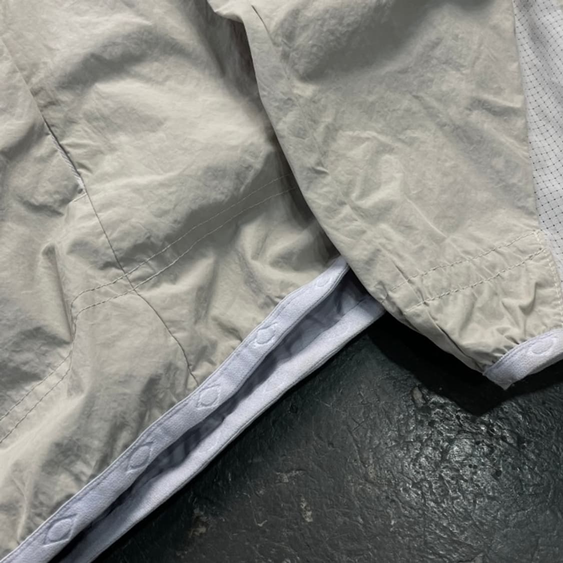 95 미스치프 24SS 테크 쉴드 바람막이 상품이미지4