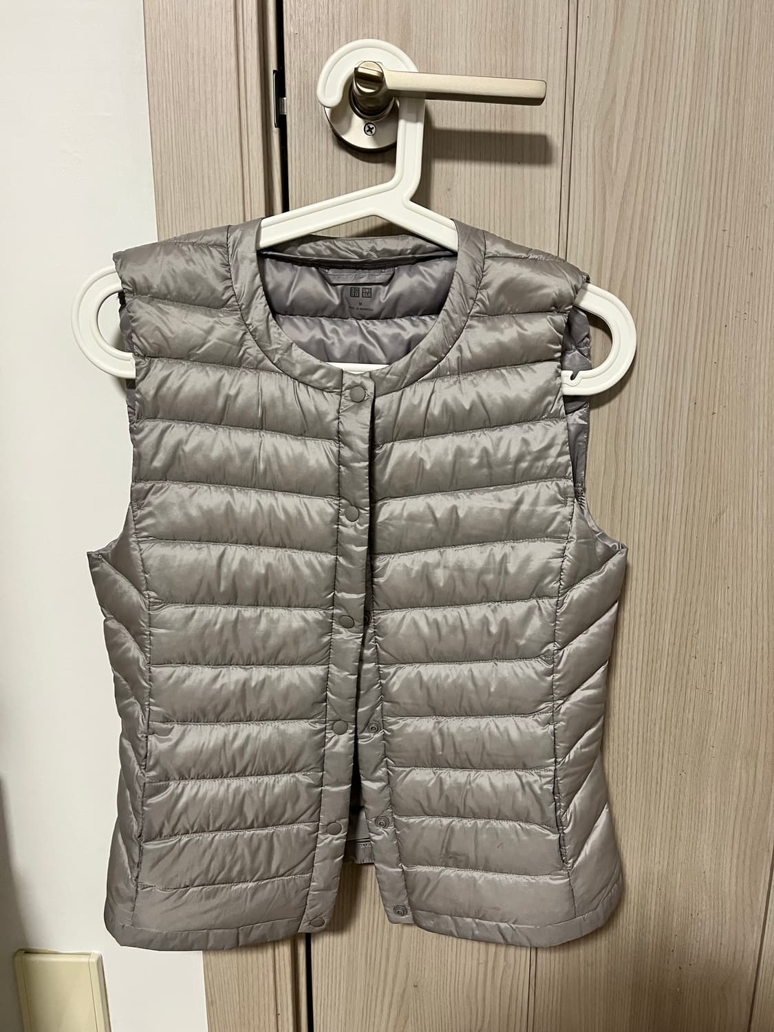 유니클로 경량패딩 상품이미지1