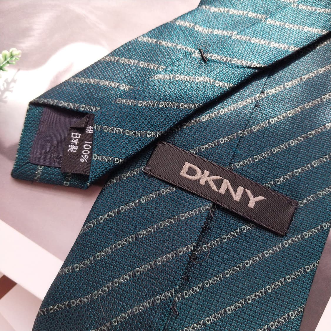DKNY 실크 그린 스트라이프 넥타이 9cm A+등급 K913
 상품이미지4