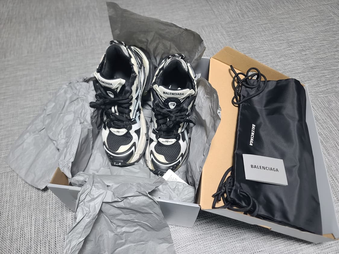 발렌시아가 뉴러너 오레오 41 블랙 화이트 스니커즈 상품이미지1