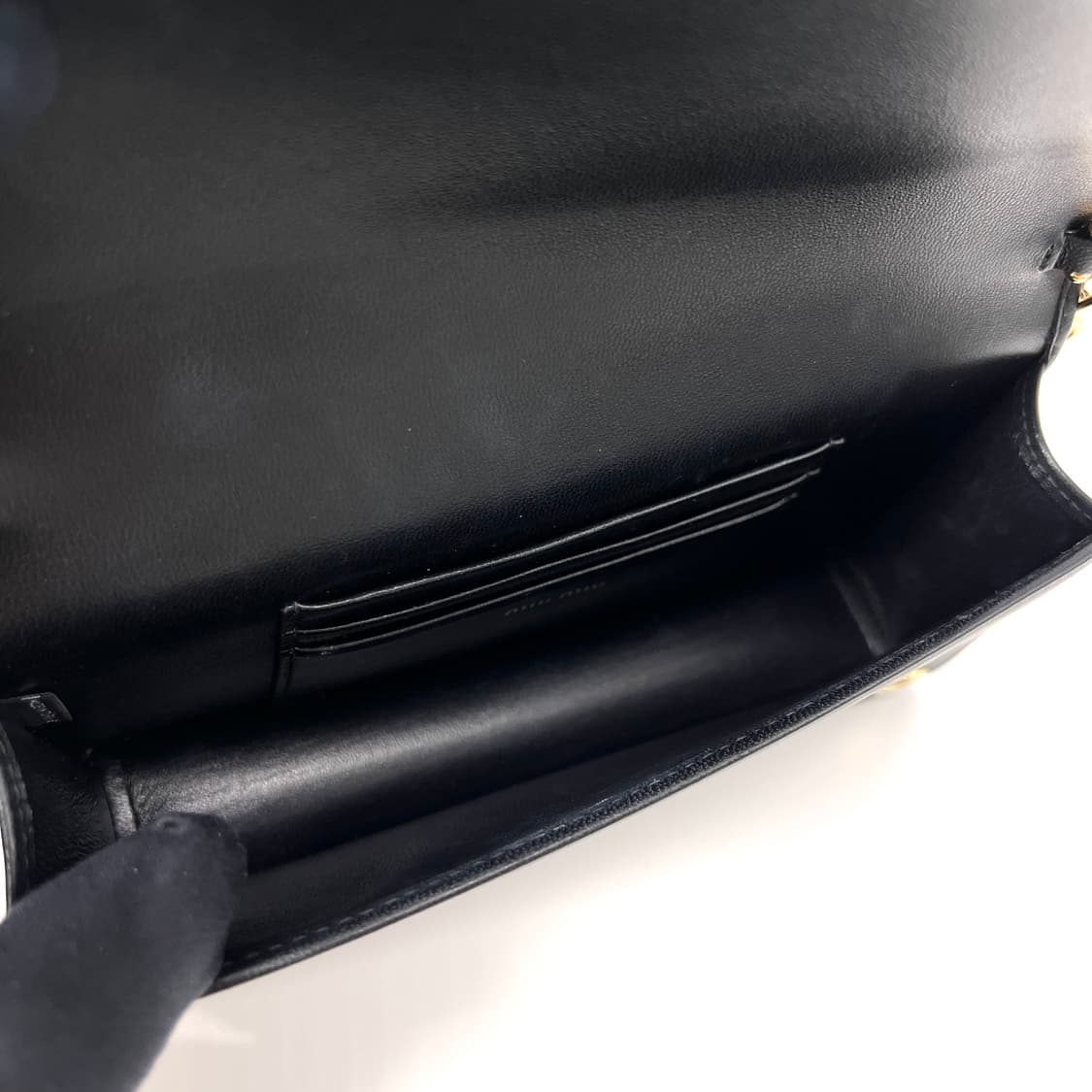 미우미우 마테라쎄 체인 크로스백 블랙 (5ZH178) 상품이미지10