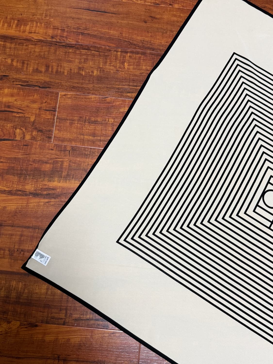 토템 센터드 모노그램 실크스카프 크림 상품이미지3