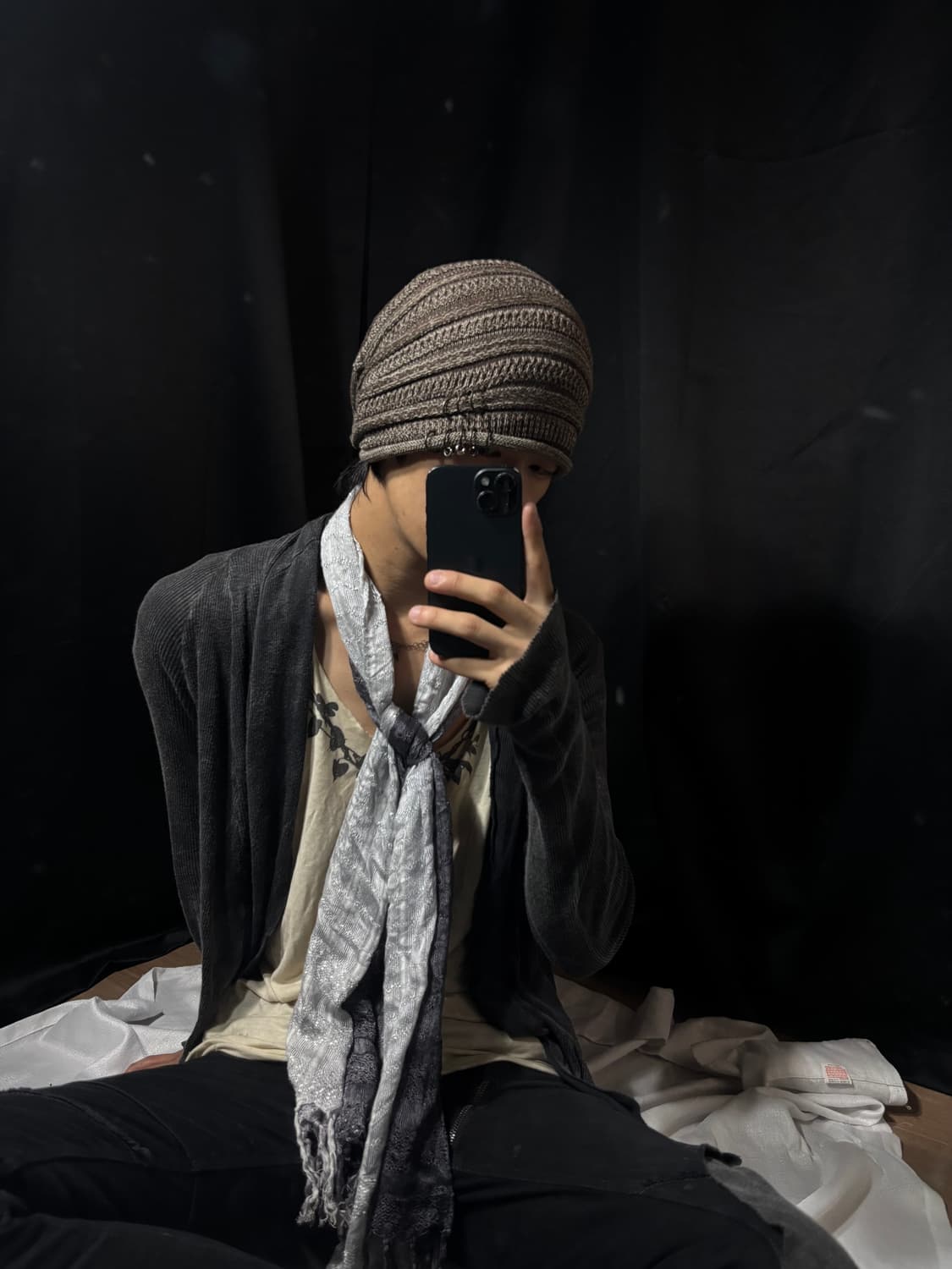 “Unknown” piercing Detail Beanie 상품이미지7