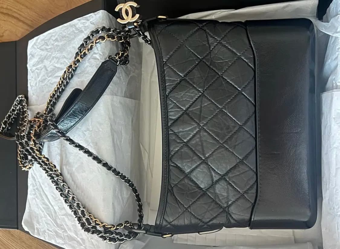 샤넬 가브리엘 호보백 뉴미듐 블랙 상품이미지3