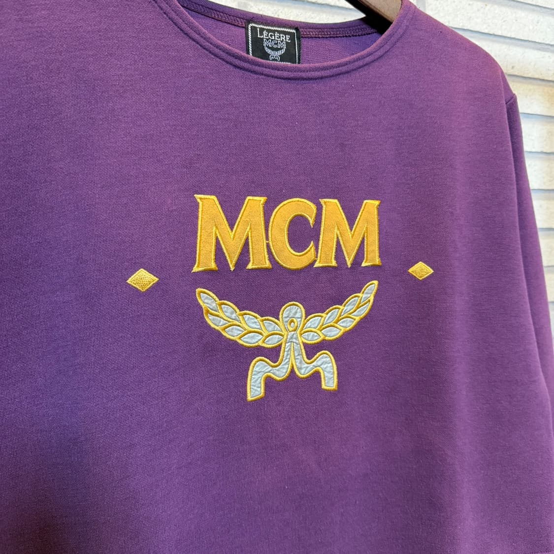 MCM 엠씨엠 크롭 슬리브 티셔츠 자수로고 밑단 스트링 디테일 퍼플 상품이미지7