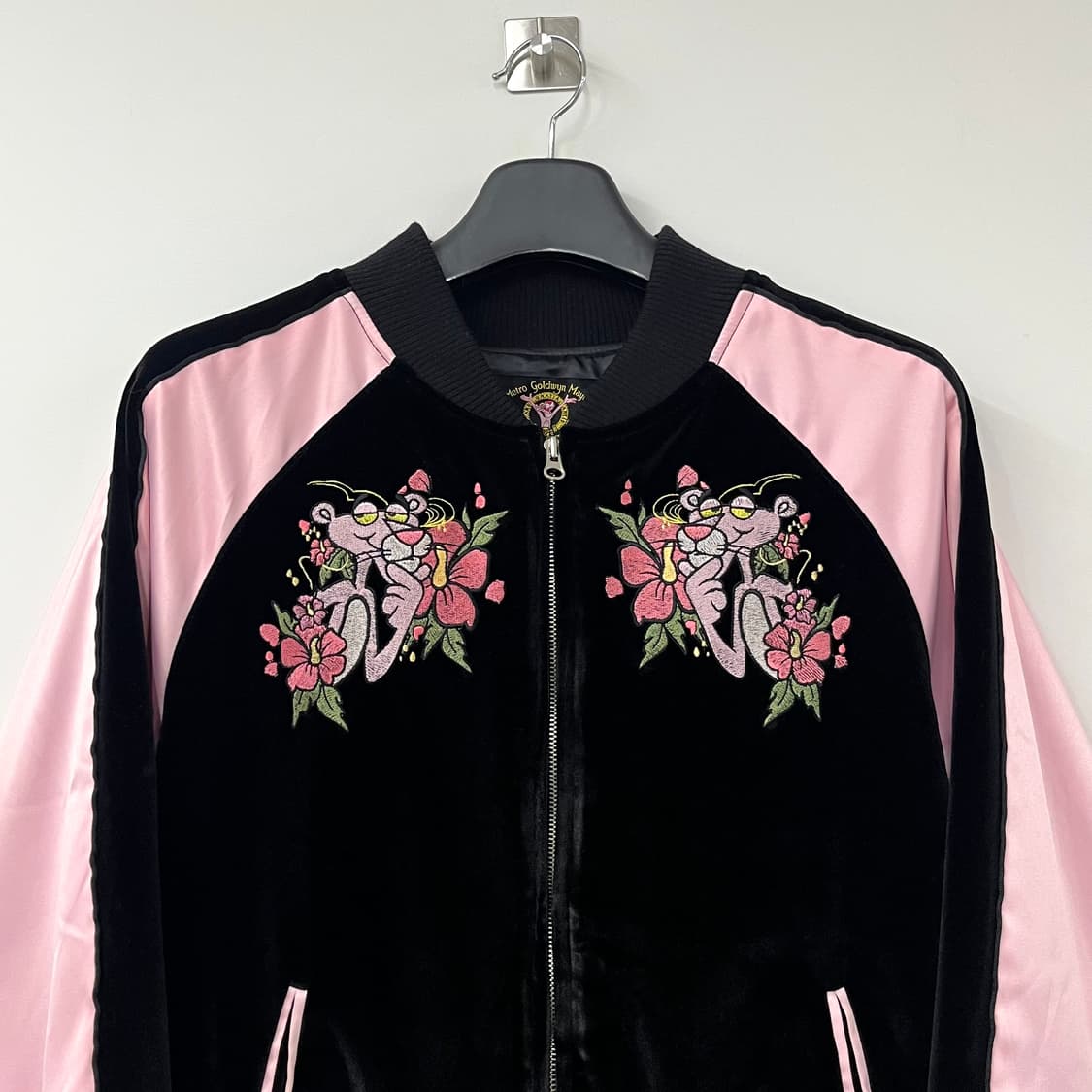참스 x 핑크팬더 벨벳 블랙 핑크 스카쟌 자켓 상품이미지5