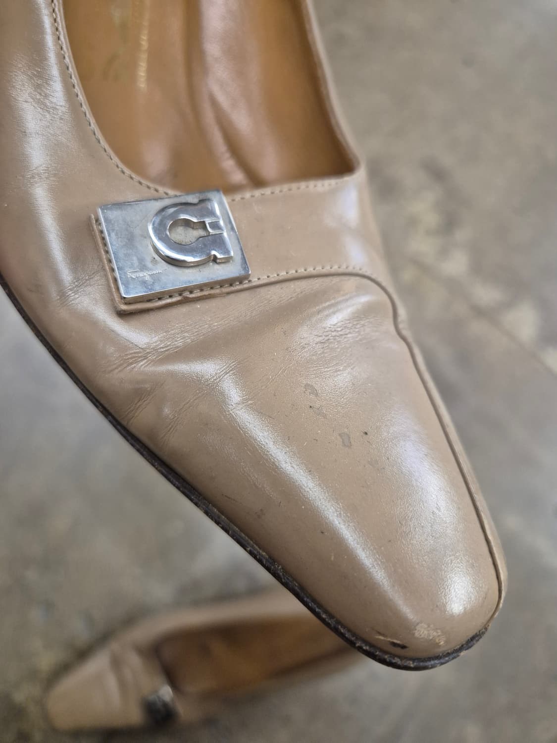 페라가모 베이지 펌프스 230 상품이미지10