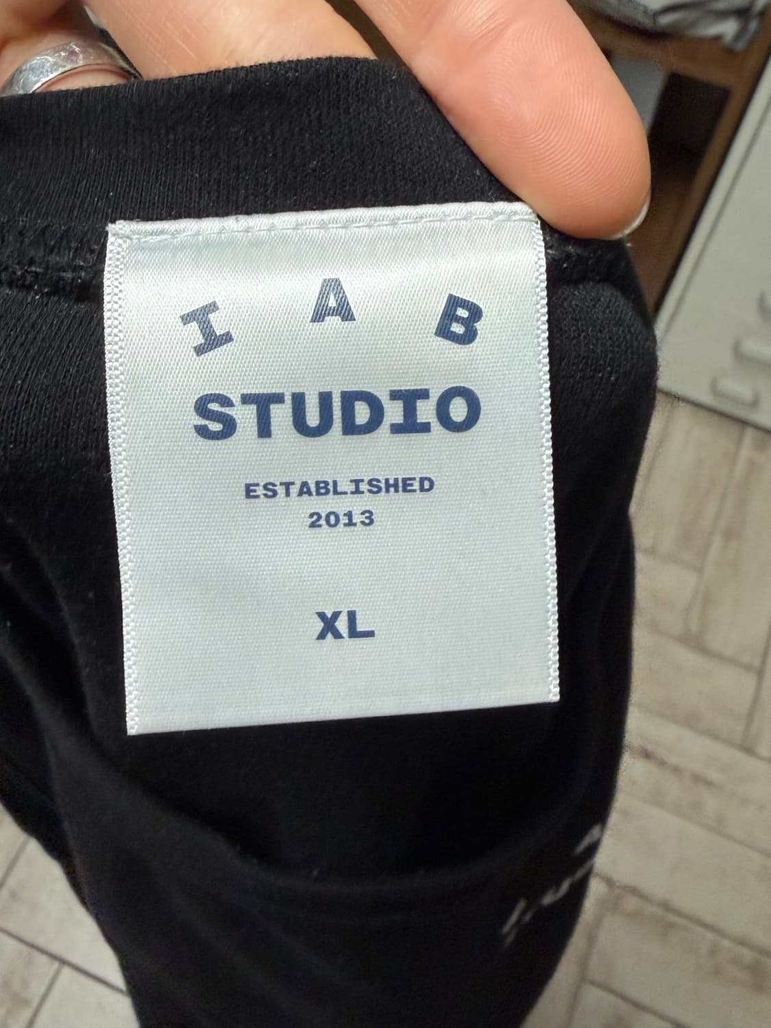 아이앱 검정색 롱슬리브 XL 판매 상품이미지3