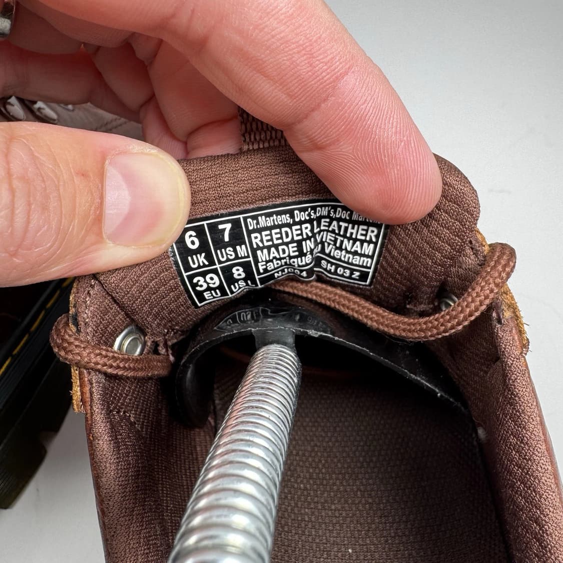 닥터마틴 리더 크레이지 호스 레더 유틸리티 슈즈 다크 브라운 250 상품이미지9