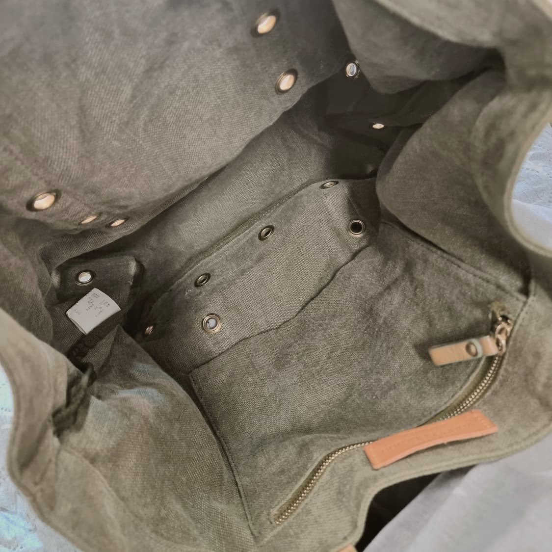 바네사브루노 르카바 소가죽트리밍 금장펀칭 토트백 (상태좋은편) 상품이미지3