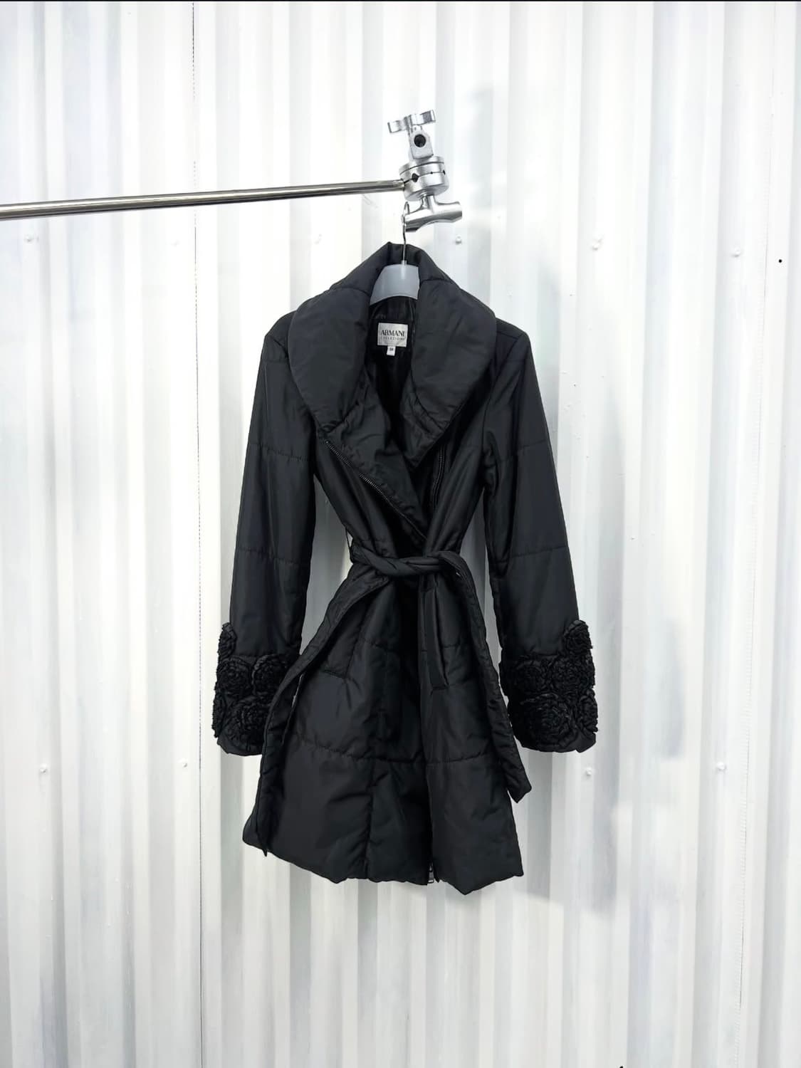 Armani Collezioni texture down coat 상품이미지3