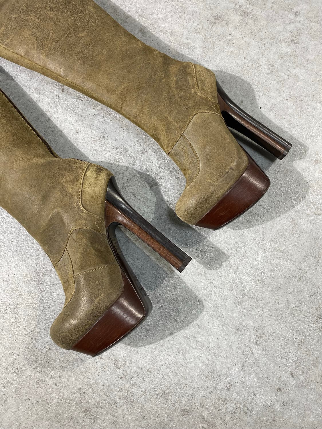 [35] FENDI 펜디 이태리 메이드 스웨이드 부츠 상품이미지3