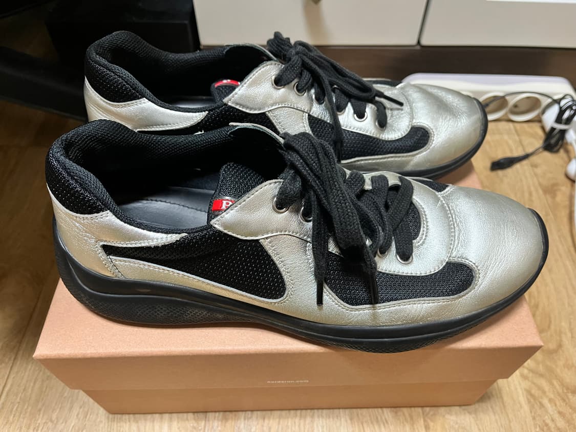 프라다 아메리카컵 실버 블랙 8사이즈 판매 상품이미지3