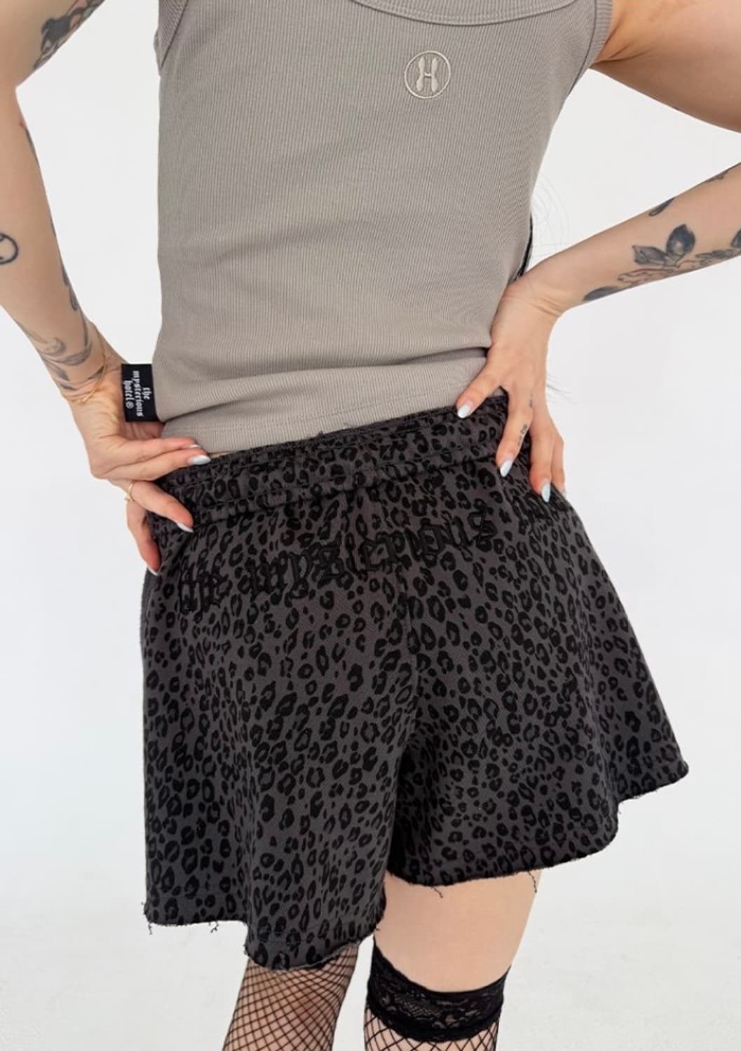 더미스테리어스호텔 컷오프 스웻 쇼츠 상품이미지5