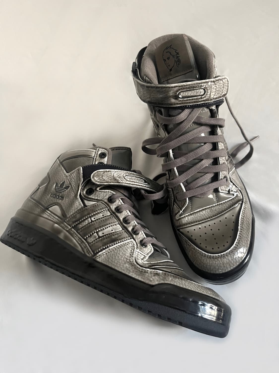 제레미스캇 x 아디다스 하이탑 블랙딥드 상품이미지3