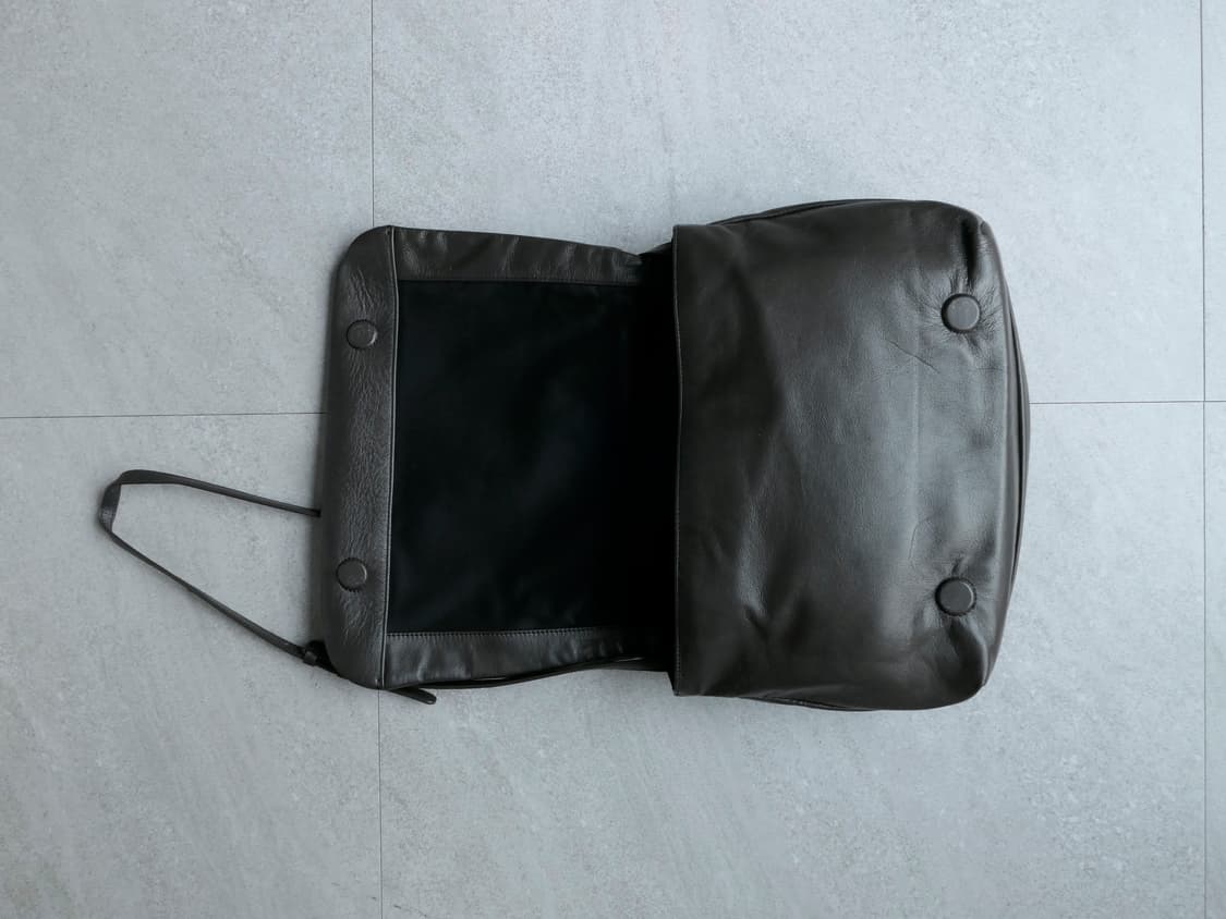 어트 레터백 다크브라운 상품이미지3