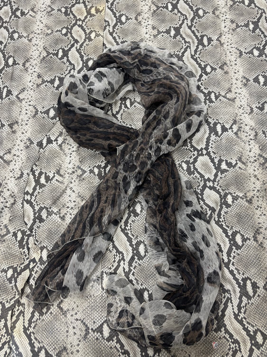 “Vintage” Leopard White&Brown Scarf 상품이미지4