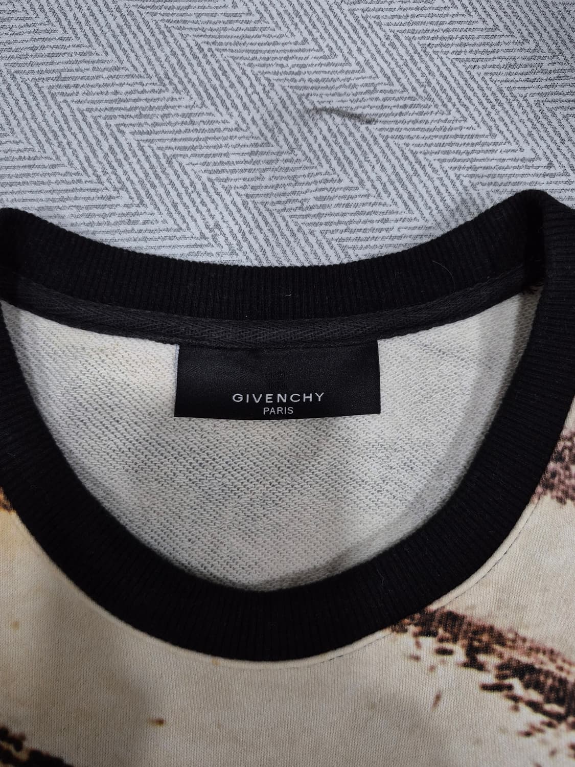 지방시  버터플라이 윙 프린트 코튼 테리 맨투맨 남녀공욜 100사이즈 상품이미지4