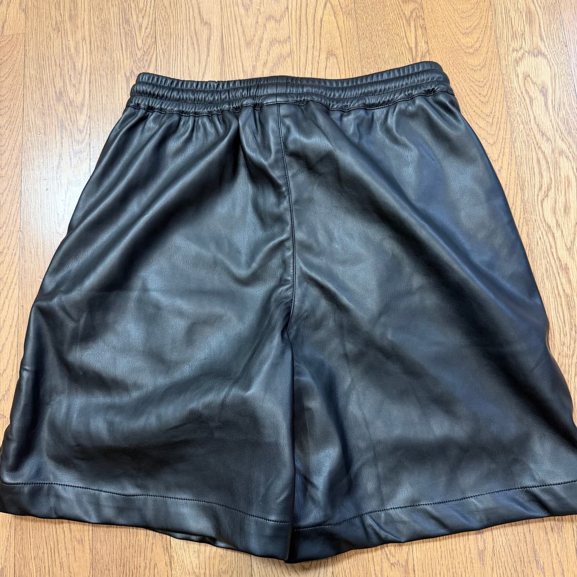 VTWO 비건레더 쇼츠 상품이미지5