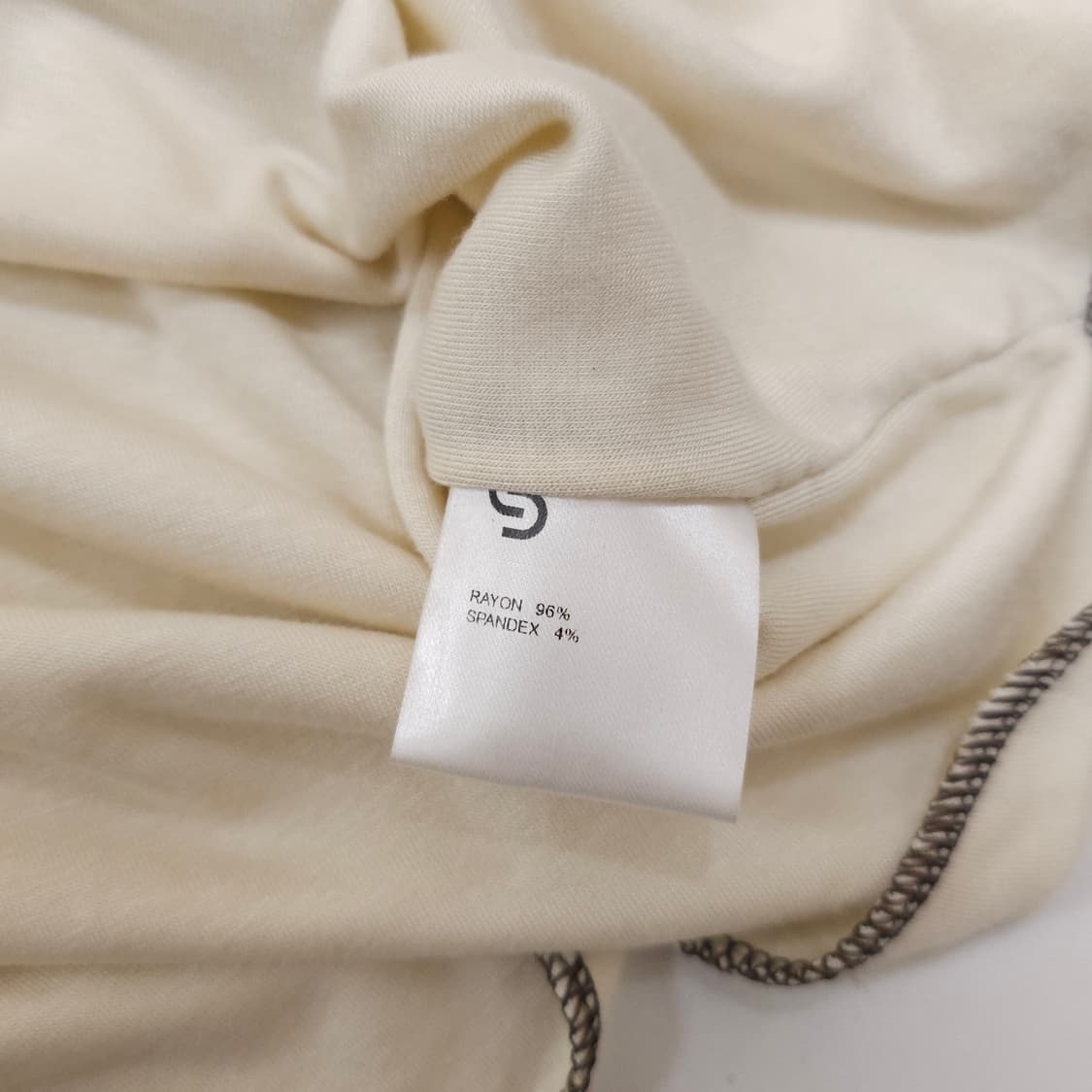 세릭 테이스티 오프숄더 탑 상품이미지4