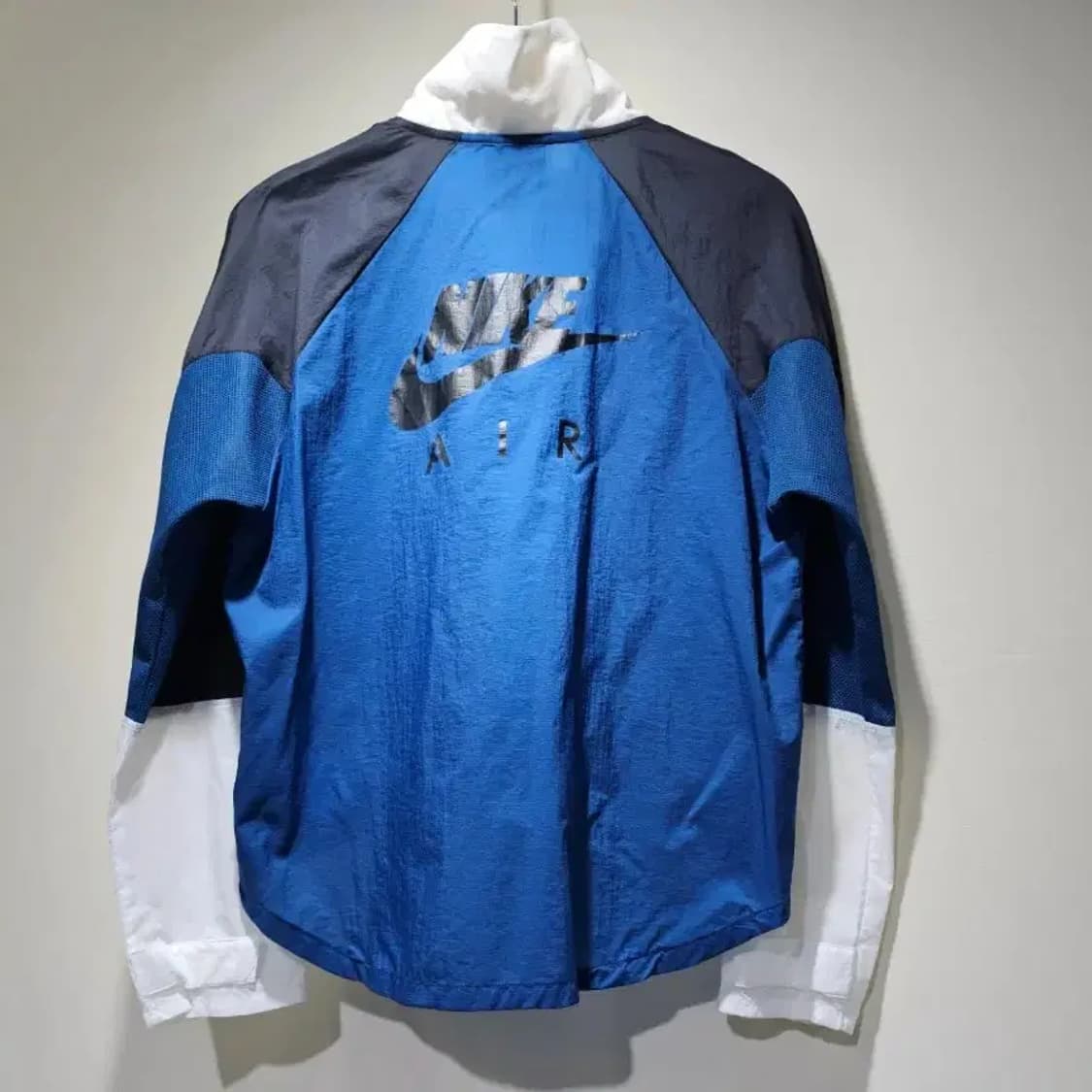 나이키 에어 우먼스 런닝 바람막이 자켓 ~66 상품이미지3