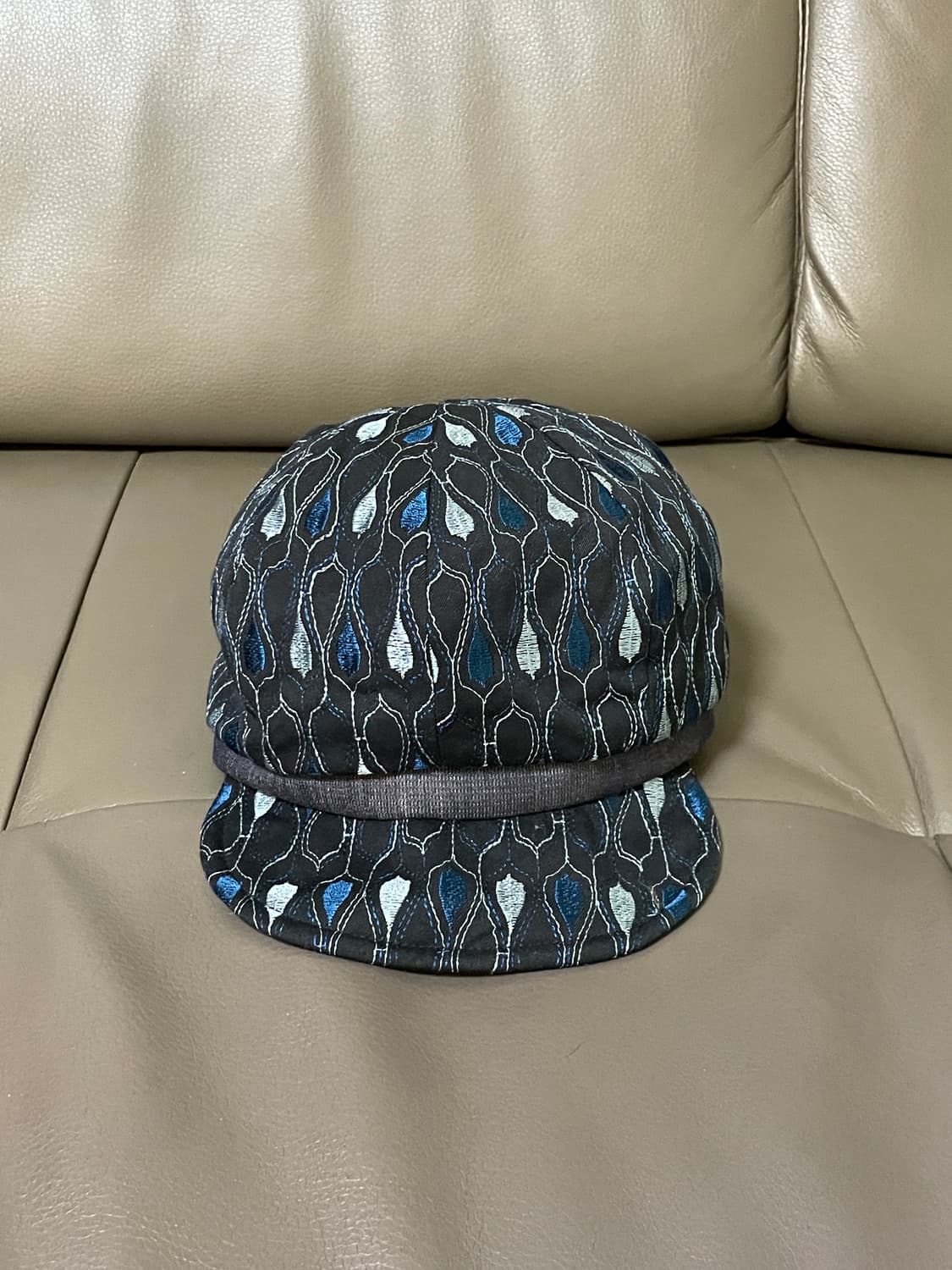 지오메트릭 자카드 패턴 숏 브림 캡 J03661 상품이미지1