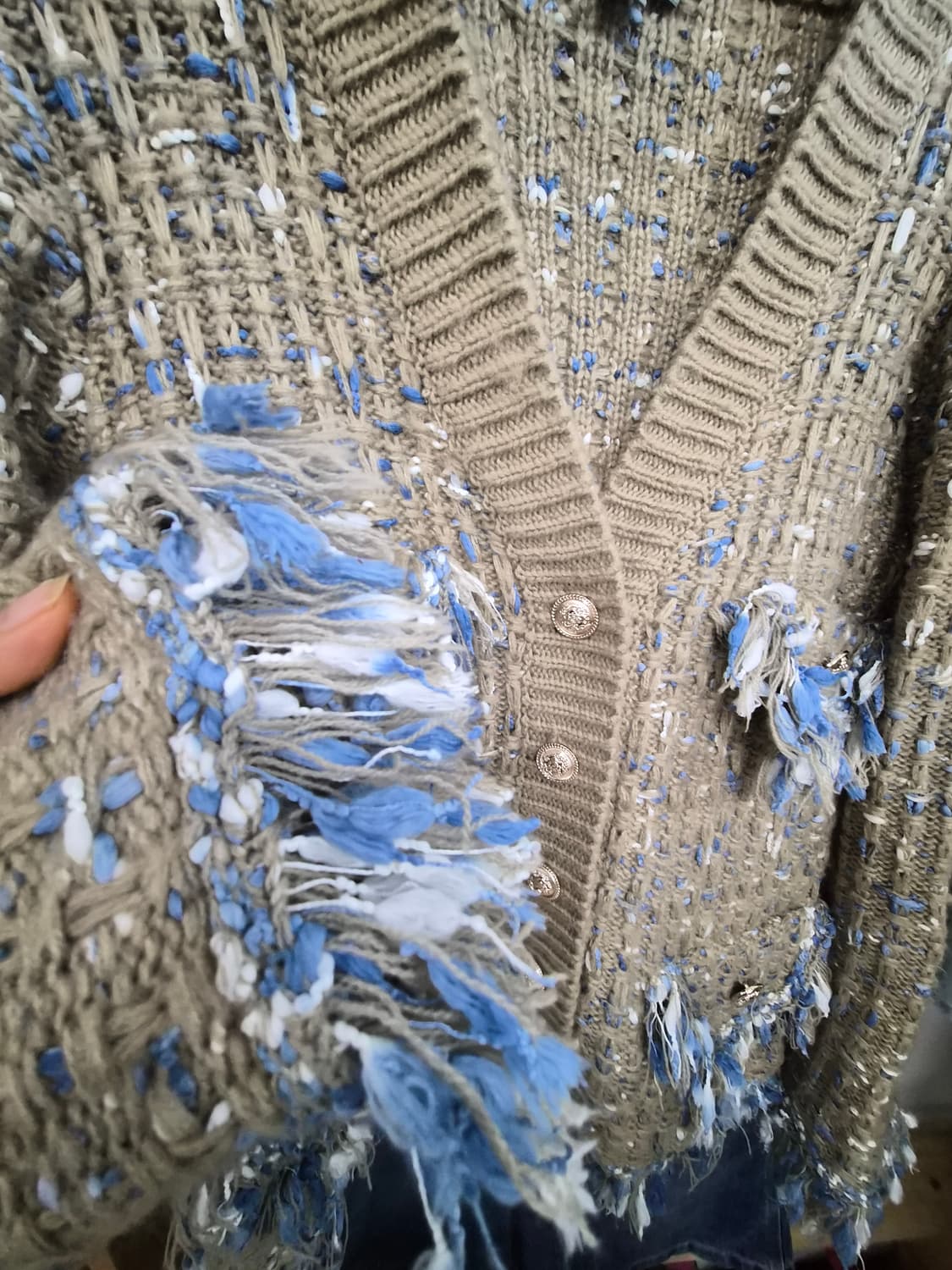 COS 프린지 트위드 니트 가디건 . 카고데님  버뮤다팬츠 상품이미지4