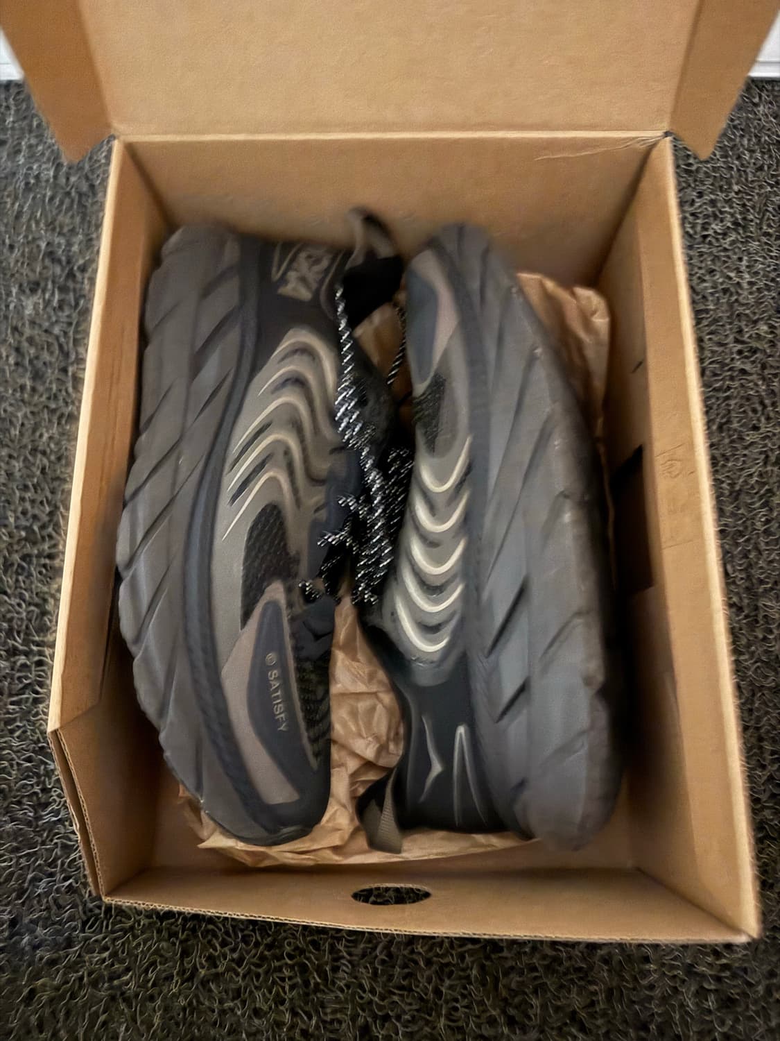 Hoka x Satisfy Clifton LS Forged Iron Bl 상품이미지7