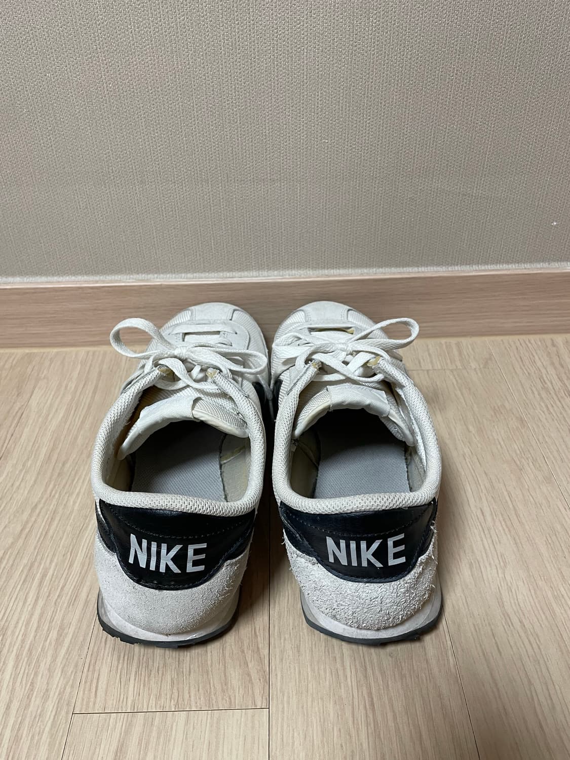 나이키 마크러너 흰검 상품이미지4